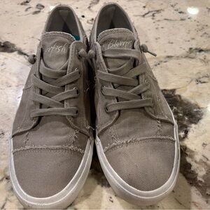 Blowfish Gray Canvas Slip on Sneakers With Laces
